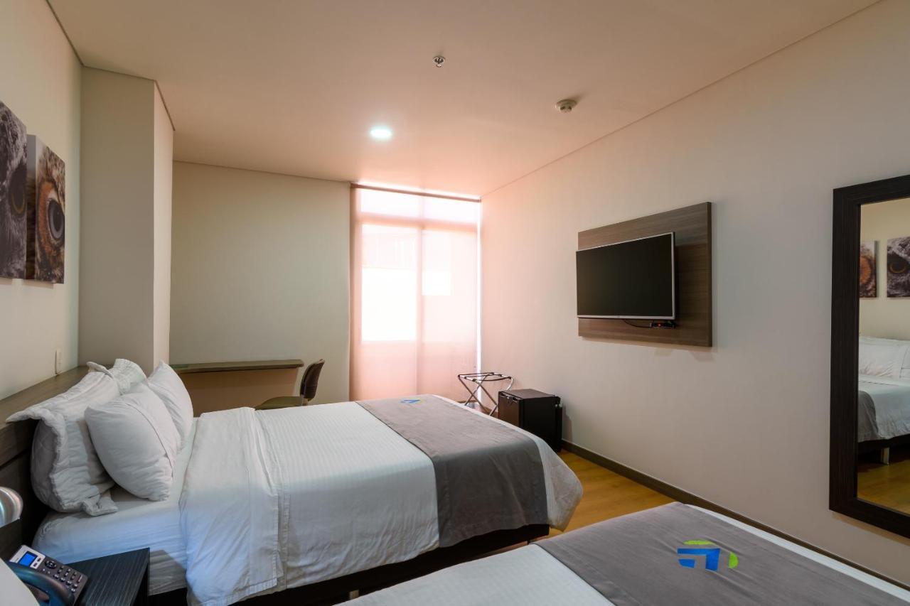 Hotel Vivre Medellín Zewnętrze zdjęcie